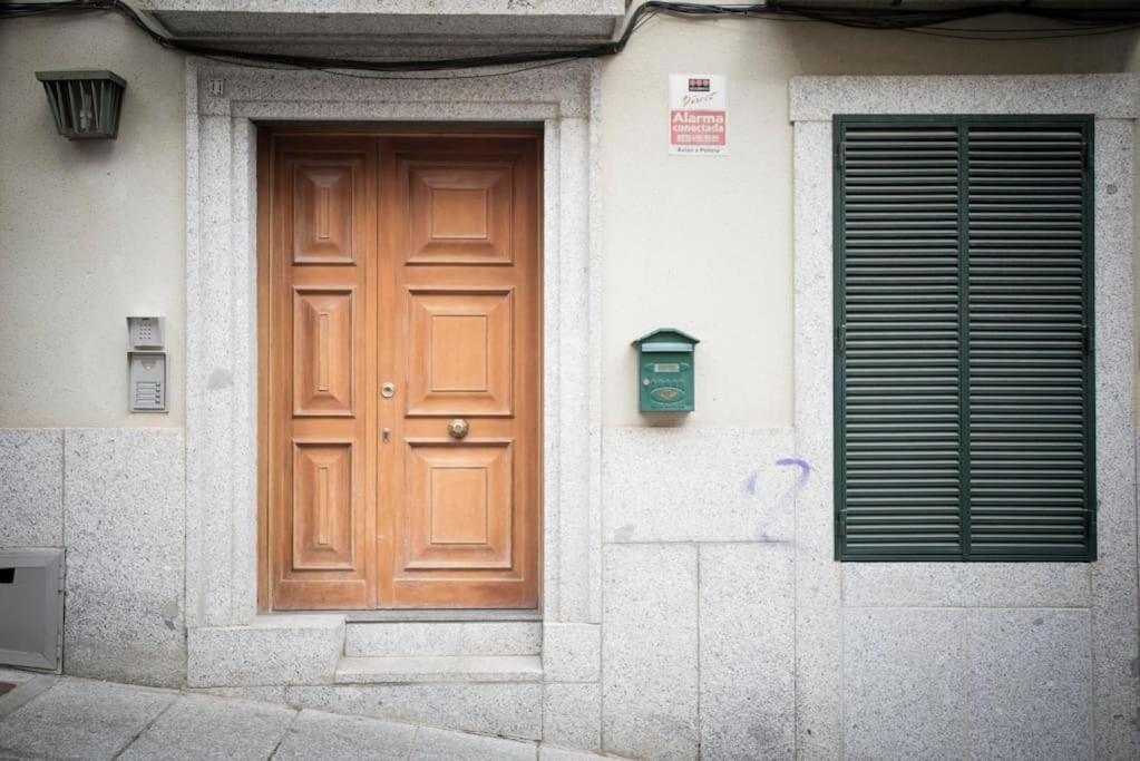 Apartamento En Centro Historico Con Patio Romano San Lorenzo de El Escorial Exterior foto
